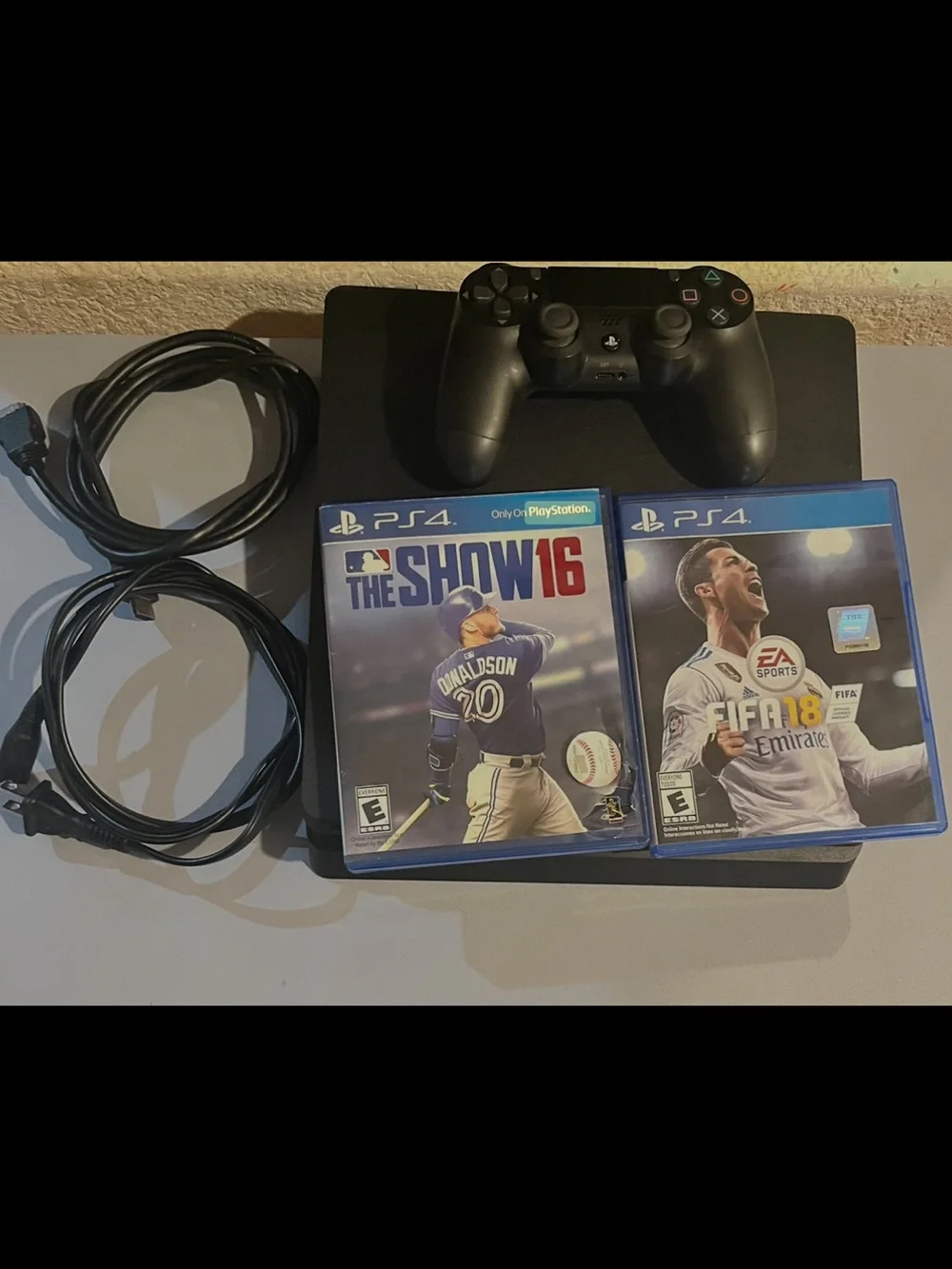 Sony ps4 slim